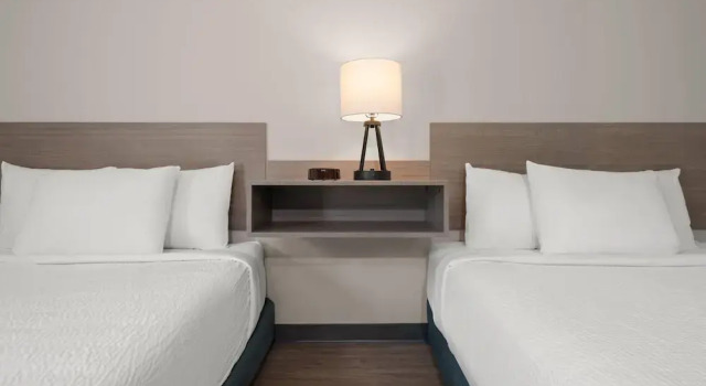 Четырёхместный номер Standard ECHO Suites Extended Stay by Wyndham Johnson City Medical CR