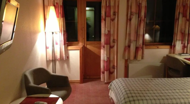 Toten Hotel Sillongen - Hotell - Overnatting - Kurs / Konferanse, Réserver Hôtel Vestre Toten 