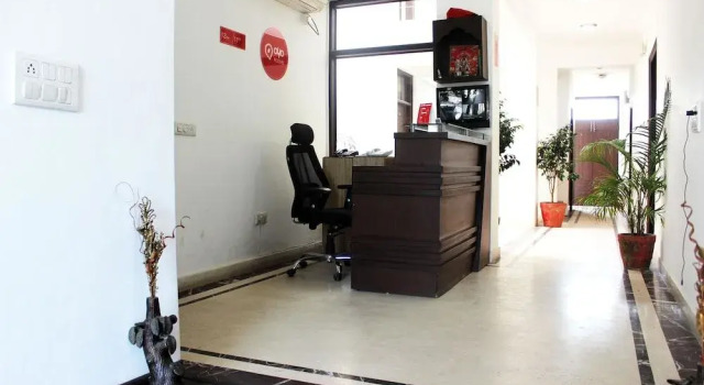 Hotel near Sector 56 Gurgaon, Забронировать Отель Гургаон 