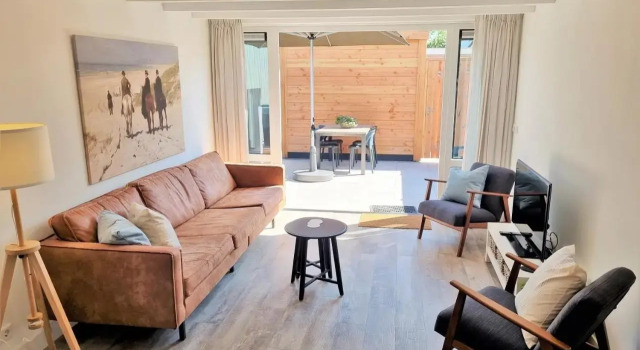 DJV86 NEW Modern holiday home in central location