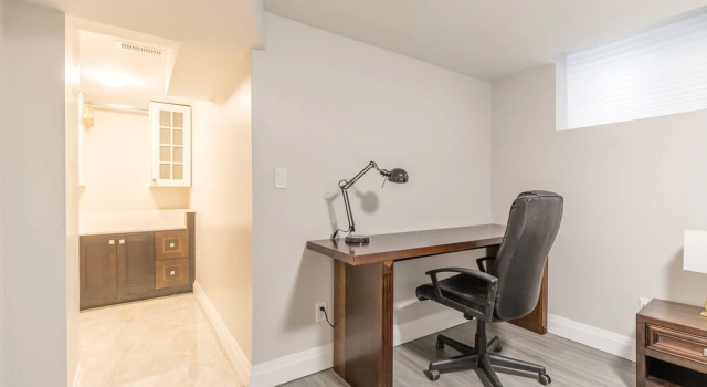 Elevate Rooms at Spadina & Bloor, Varaa Hotelli Toronto 