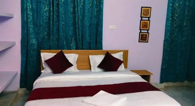 Номер Classic Goroomgo Rail View Guest House Puri