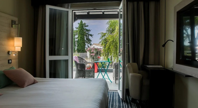 Номер Standard Logis LE RABELAIS Hôtel- Restaurant - SPA
