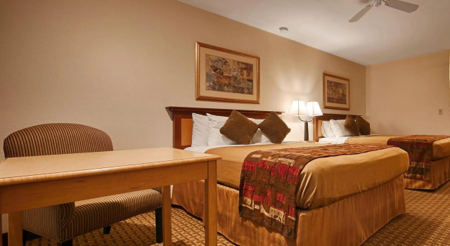 Четырёхместный номер Business Best Western Orchard Inn