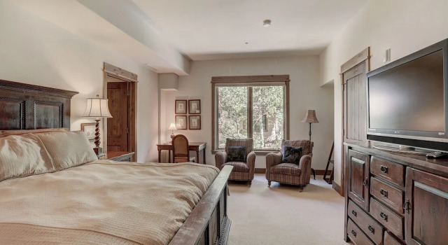 Elegant Updated 3 Bedroom Condo At One Arrowhead Place Condo by RedAwning