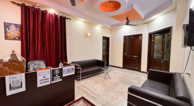 Oyo 703859 Hotel Greeno