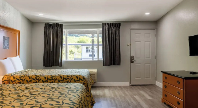 Четырёхместный номер Deluxe Motel 6 - Aberdeen, WA