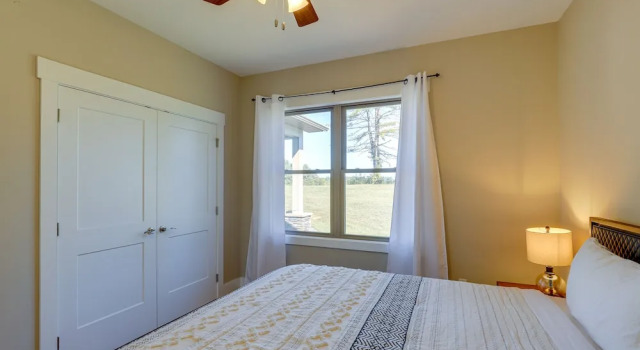 Quiet Weaverville Home w/ Screened-in Porch!, 预订 酒店 韦弗维尔 阿巴拉契亚山脉