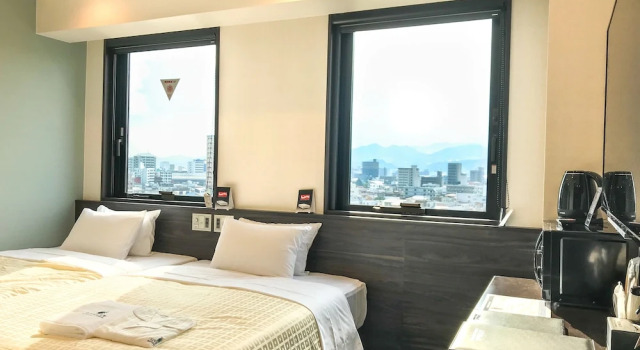 Двухместный номер Standard HOTEL LiVEMAX Hiroshima Funairimachi Riverside