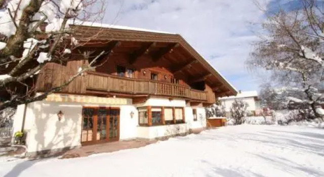 Appartement Seewaldhof, Prenota Hotel Hotel a Tirolo con parcheggio, Parcheggio
