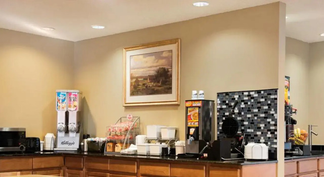 Coratel Inn and Suites by Jasper New Richmond, Book Hotel New Richmond Wisconsin