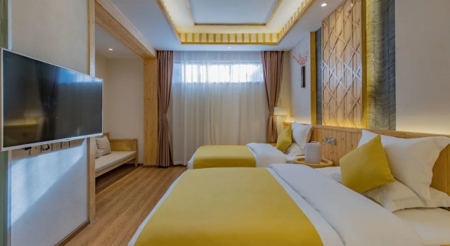 Floral Hotel Lijiang Lakeside Inn, Prenota Hotel Lijiang Yunnan