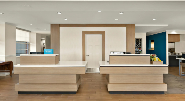 Hilton Garden Inn Williamsburg, Забронировать Отель Уильямсберг Виргиния, рядом с Музей Рипли «Хотите верьте, хотите нет»