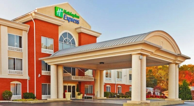 Трёхместный люкс Holiday Inn Express & Suites Chattanooga East Ridge by IHG