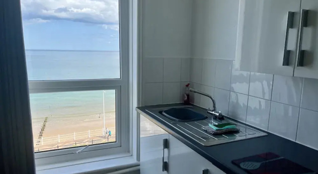 Коттедж 8 Beach View @ Beaconsfield House