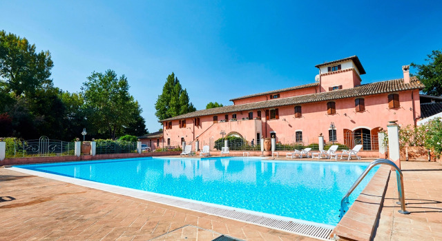 Agriturismo Il Molino Antico Farm, Book Landbrugsophold Hoteller i Spoleto med pool, Swimmingpool