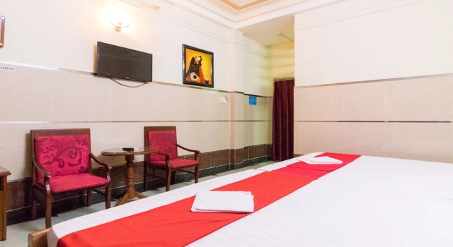 Spot On 679 Truc Dao Hotel, Забронировать Отель Район 11 Хошимин, рядом с Аквапарк «Дамсен»