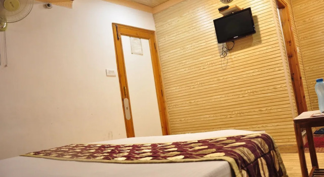 Двухместный номер Superior с балконом и с видом на горы Hotel Sidharath