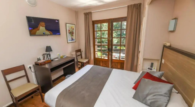 Двухместный номер Standard Logis Hôtel La Chaumière