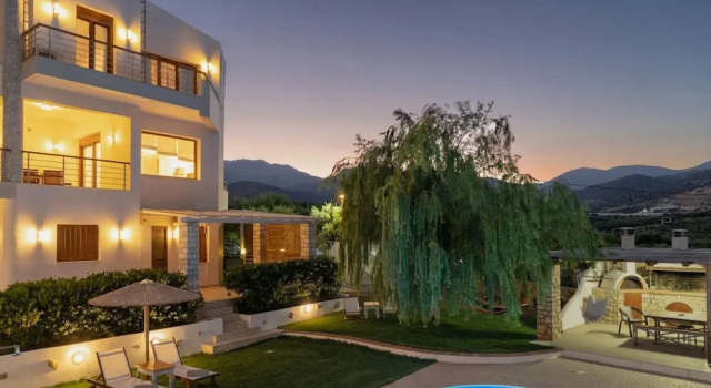 Villa Dolce Evita - With Private Pool, Забронировать Вилла Отели East Crete с парковкой, Парковка