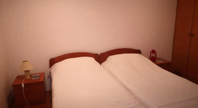 Holiday Home Božo, Prenota Hotel Žrnovo 