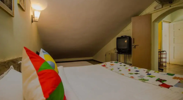OYO 14340 Home Attic 1BHK Miramar Beach, Rezerwuj Apartament Panaji North Goa