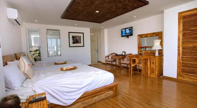 Семейный номер Deluxe с балконом и с красивым видом из окна Rex Hotel & Apartment