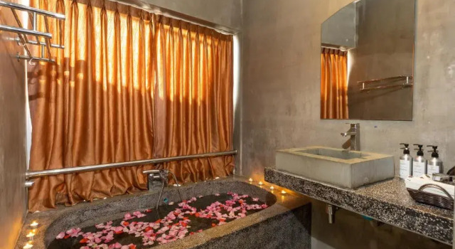 Четырёхместный номер Deluxe The Five Senses Boutique Hotel
