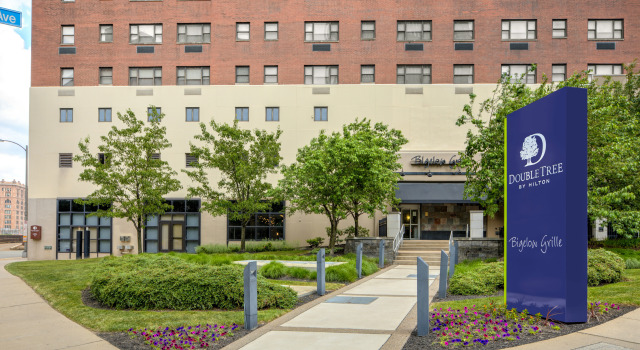DoubleTree by Hilton Hotel & Suites Pittsburgh Downtown, Book Hotel Pittsburgh Pennsylvania