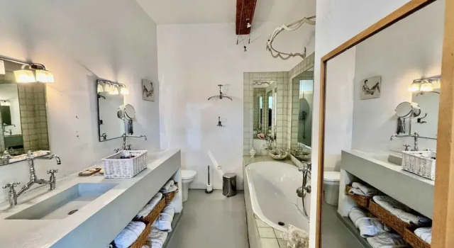 Коттедж New Bastide Couronne d Aix Luxury in Aix-en-provence A Sophisticated Retreat for Families and Friends
