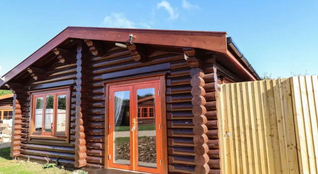 Коттедж Pine Lodge