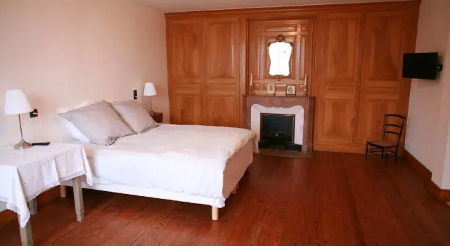 Le Grand Gîte du Pont de Pierre, Prenota Hotel Hotel a Alvernia con parcheggio, Parcheggio