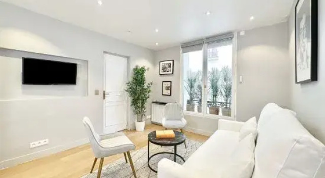 Spacious flat for 4 - Eiffel Tower, Забронировать Отель Отели Парижа 3 звезды, 3*