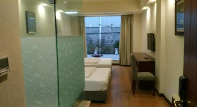 Zigong Nan Yuan Business Inn, Varaa Hotelli Hotellit Sichuan pysäköinnillä, Pysäköinti