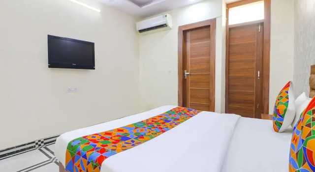 Fabhotel Starlight, Забронировать Отель Отели Нью-Дели с завтраком, Завтраки
