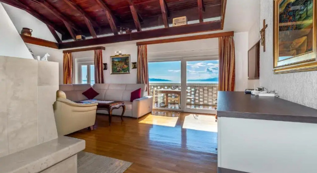 Апартаменты с 3 комнатами с балконом и с видом на море Apartments Školjka