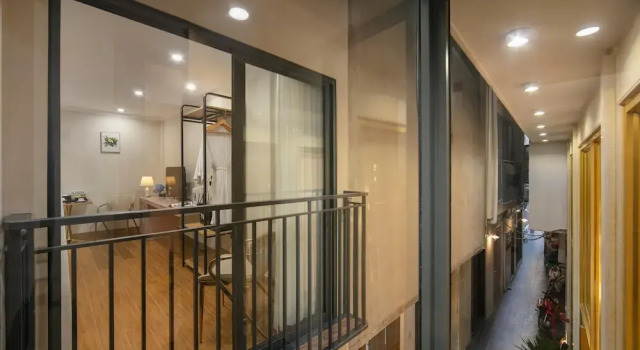 Трёхместный номер Deluxe с видом на внутренний двор Dong Xuan Boutique Hotel