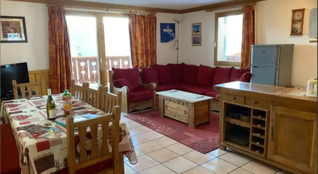 Les Granges 15, Prenota Appartamento Hotel a Rodano-Alpi con parcheggio, Parcheggio