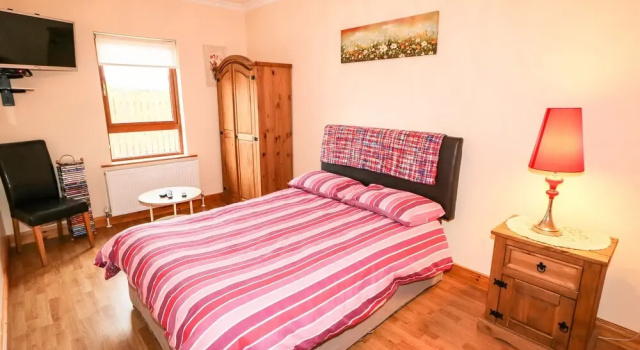 Carrick Cottage, Varaa Lomakoti Derrybeg Irlanti