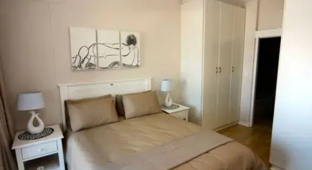 Just Property Uvongo, Забронировать Отель Отели Маргит с бассейном, Бассейн