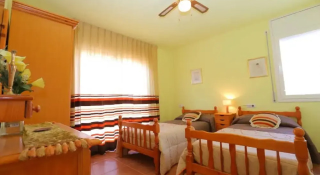 Villa Ideal Familias Para 12 Personas en La Pineda, Забронировать Вилла Ла-Пинеда Tarragonès, рядом с Водяной знак — скульптурный ансамбль в честь Карлоса Барраля