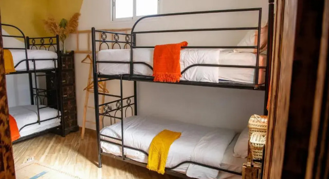 Кровать в общем номере Amayour Surf Hostel
