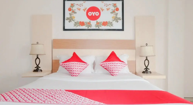 Hasanah Guest House Syariah De Saphire by OYO Rooms, Book Guesthouse Guest Houses in East Java, Guesthouse