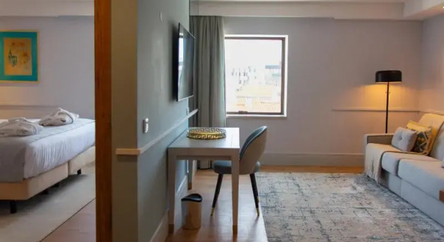 Четырёхместный люкс VIP Executive Suites do Marquês Hotel