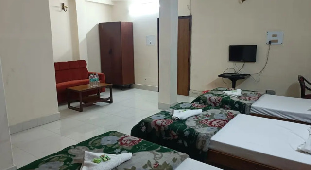 Трёхместный номер Standard Hotel Geetanjali By Roh