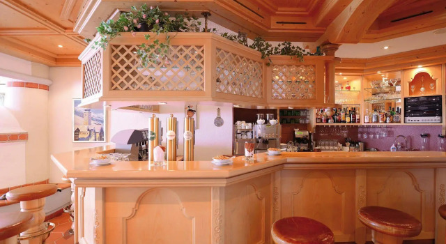 Hotel Omesberg, Забронировать Отель Отели Лех с завтраком, рядом с Горнолыжный подъемник Шлосскопфбан, Завтраки