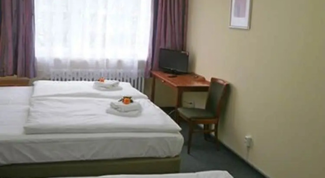 Трёхместный номер Comfort Hotel Amadeus Central