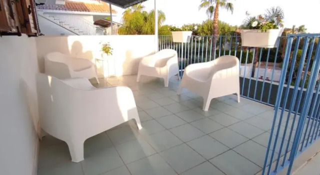 Коттедж с 2 комнатами Casa Vacanze Ippari & Oanis