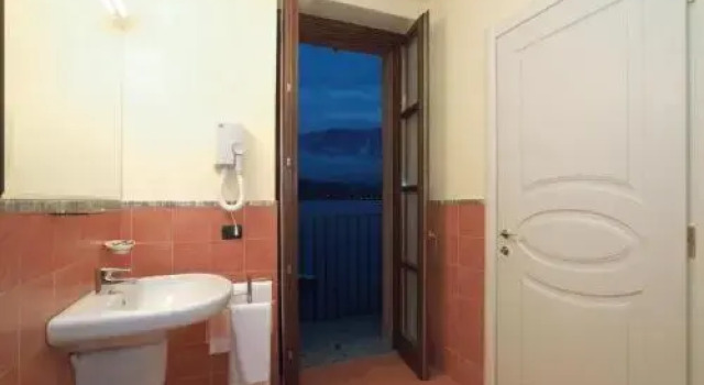 Одноместный номер Standard с видом на озеро Hotel Bellavista Valmadrera