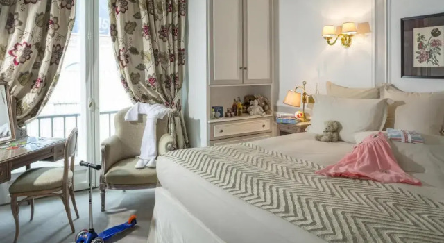 Номер Family Hôtel Regina Louvre